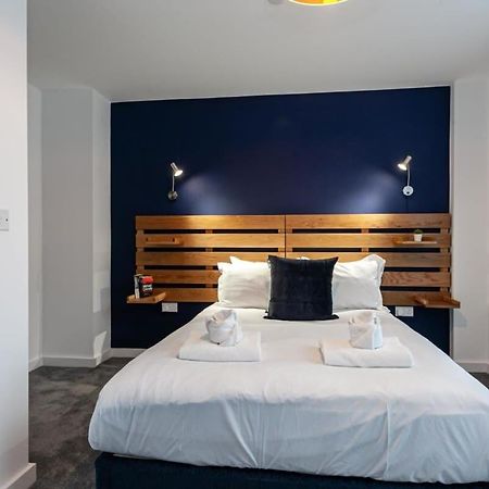 Superb 2 Bed Flat 5Min To Old Trafford Stadium Manchester Exterior foto