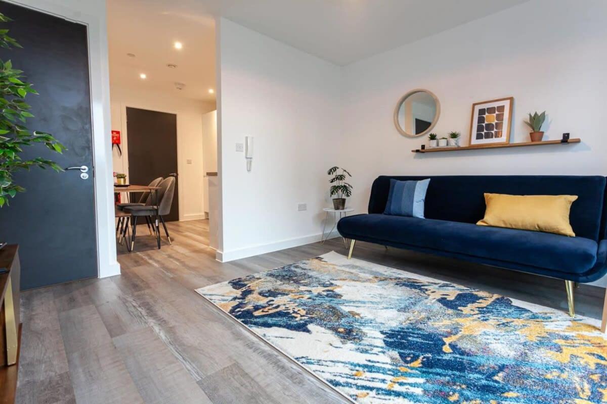 Superb 2 Bed Flat 5Min To Old Trafford Stadium Manchester Exterior foto