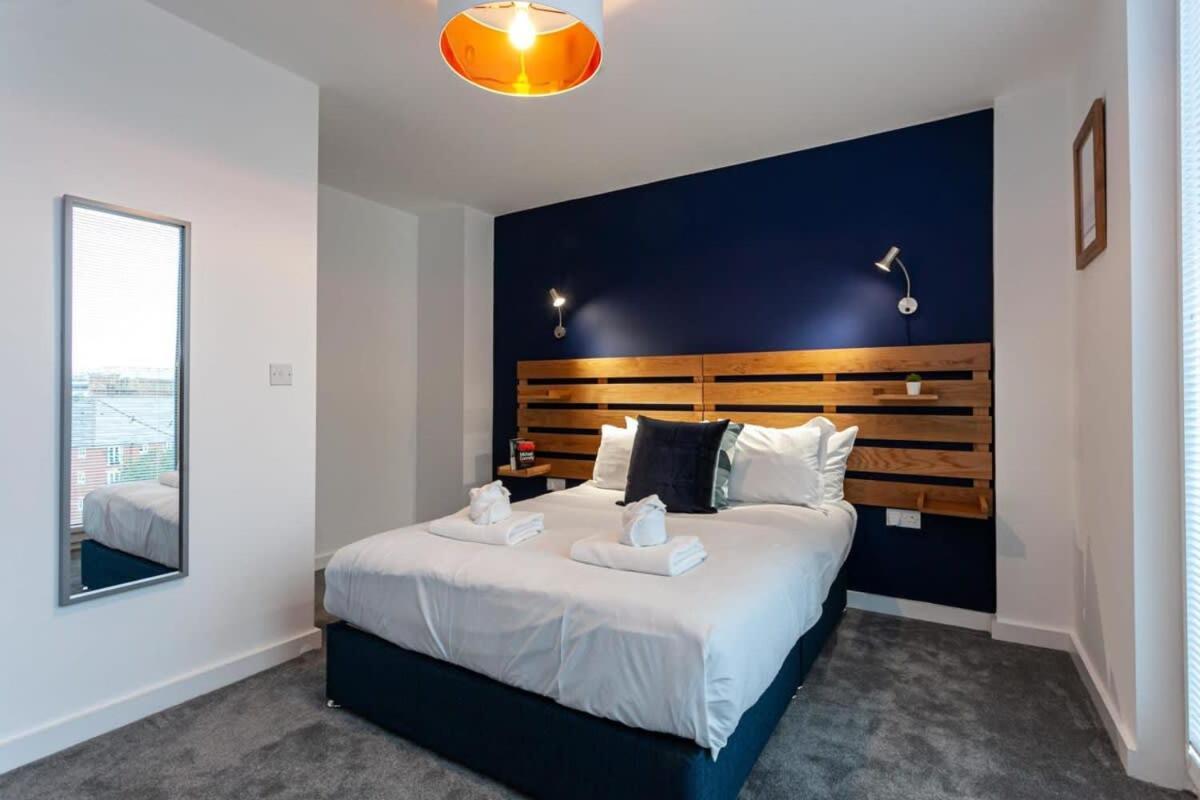 Superb 2 Bed Flat 5Min To Old Trafford Stadium Manchester Exterior foto