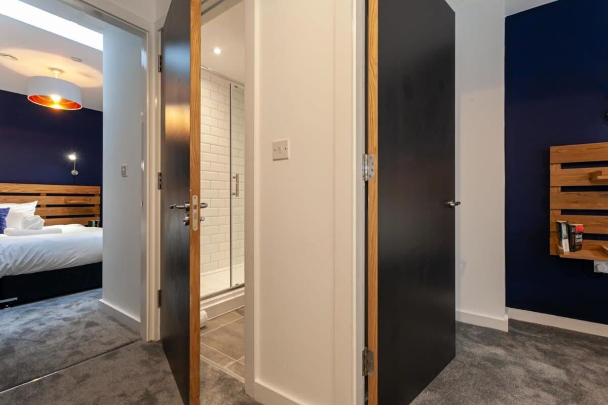 Superb 2 Bed Flat 5Min To Old Trafford Stadium Manchester Exterior foto